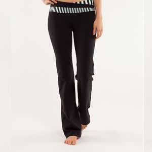 LuLuLemon Black/Mint Astro Pant - Sz 8